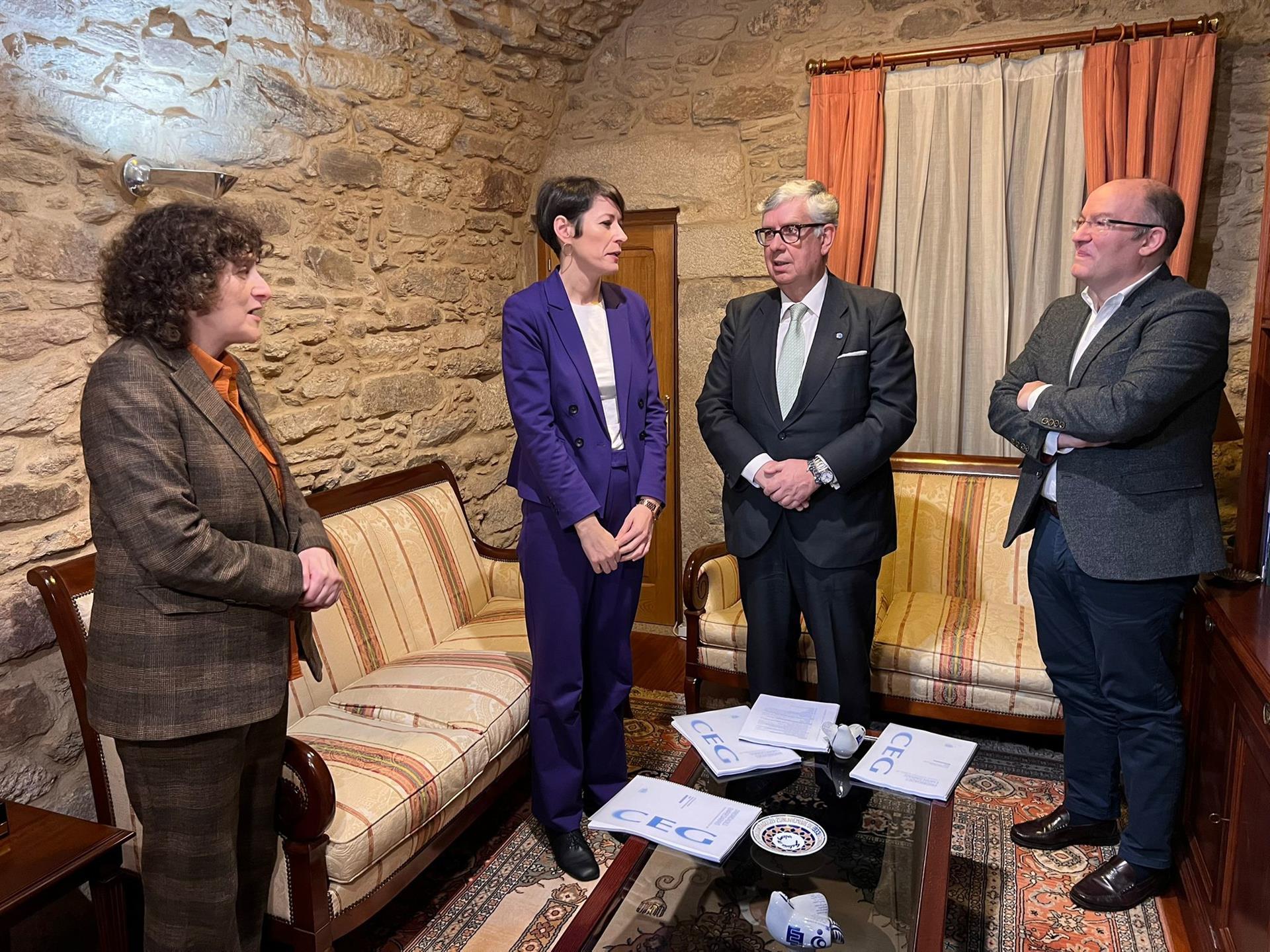 Ana Pontón, candidata del BNG a la Xunta, se reúne con la directiva de la CEG