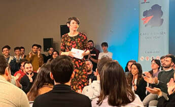La candidata del BNG a la Presidencia de la Xunta, Ana Pontón, en un acto con decenas de jóvenes