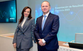 La presidenta de Redeia, Beatriz Corredor, como el consejero delegado, Roberto García Merino