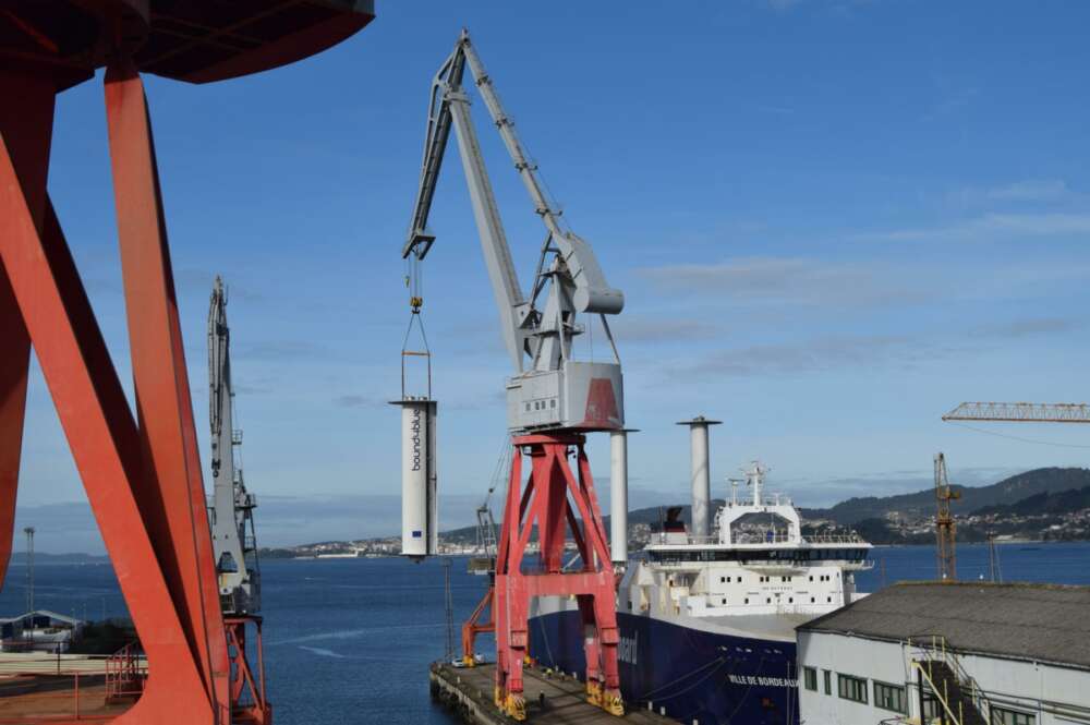 Instalación de velas fijas de succión en un buque ro-ro realizada en el astillero vigués San Enrique, del grupo Marina Meridional