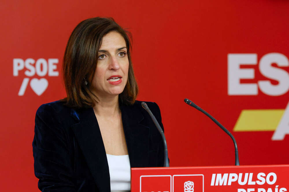 La portavoz de la Comisión Ejecutiva Federal del PSOE, Esther Peña, ofrece una rueda de prensa tras la reunión de la citada comisión este lunes en Madrid