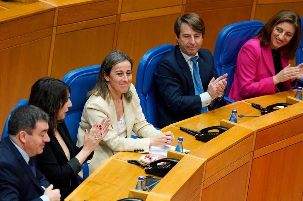 La hasta ahora conselleira de Infraestruturas en funciones, Ethel Vázquez, en el pleno de constitución de la XII legislatura Parlamento de Galicia, en la que será secretaria de la Cámara gallega