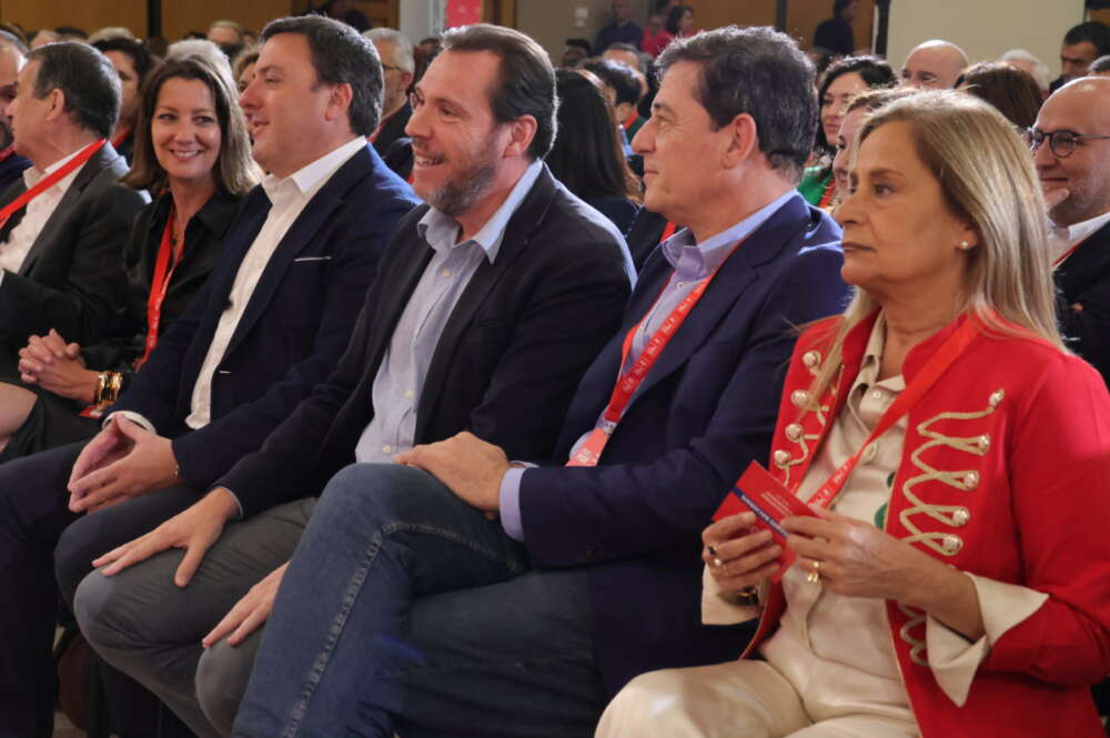 Valentín González Formoso, Óscar Puente, José Ramón Gómez Besteiro y Carmela Silva, durante el Congreso Extraordinario del PSdeG-PSOE / PSdeG