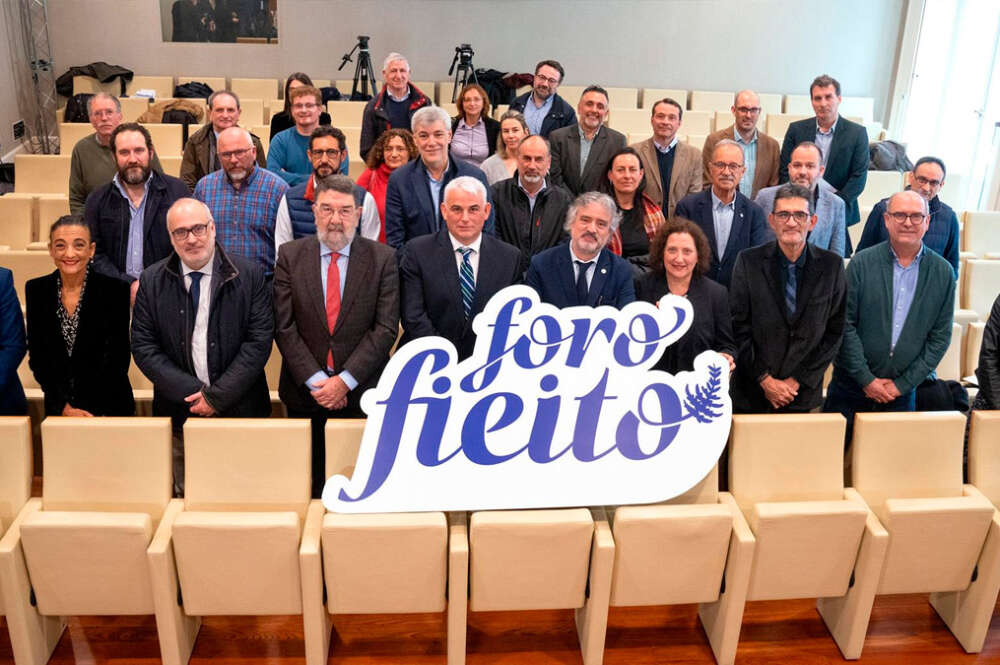 Foto de familia fundación Foro Fieito