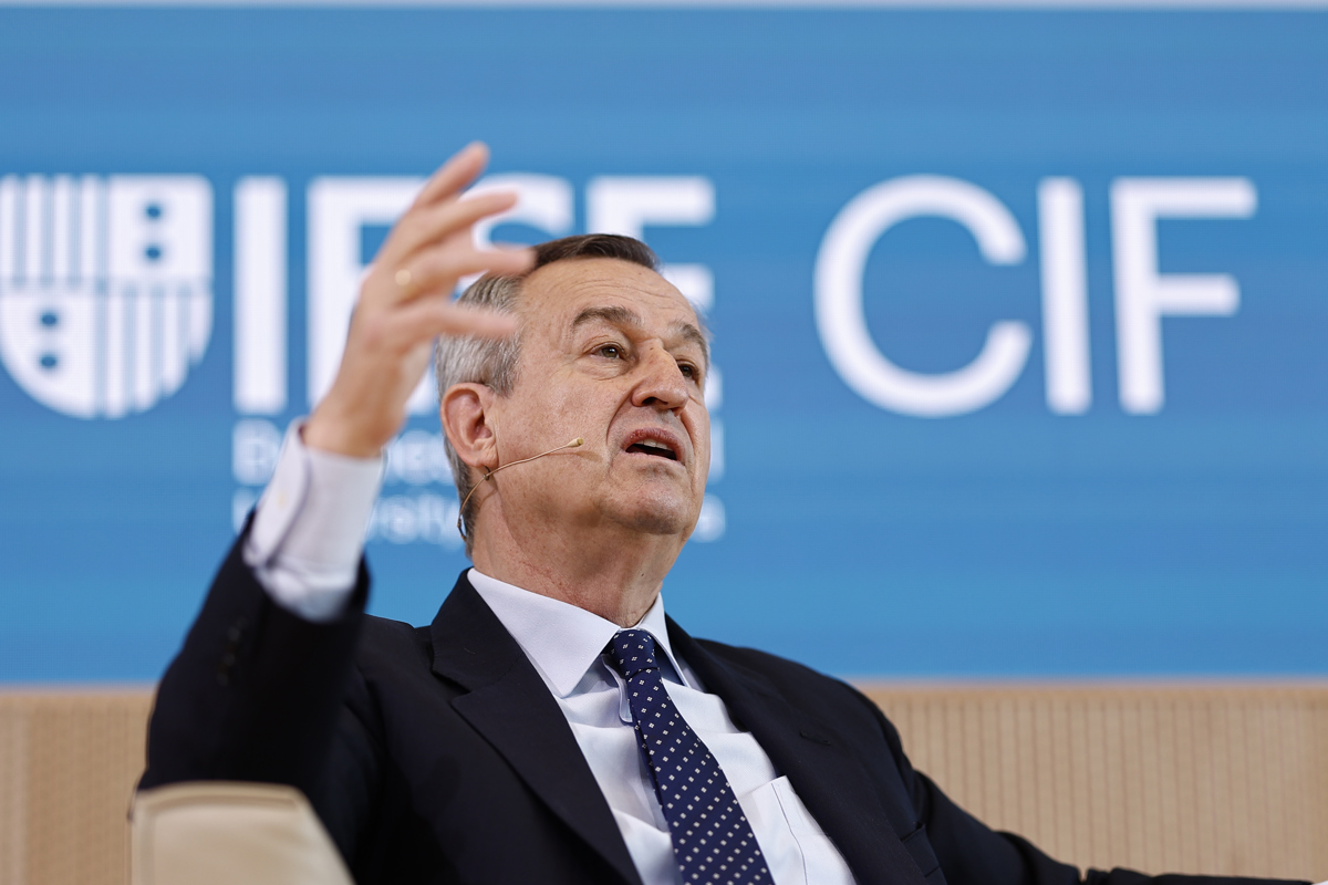 El consejero delegado de Banco Sabadell, César González Bueno participa en el Encuentro financiero IESE Banking, en Madrid.