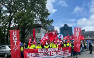 Imagen de la protesta de los trabajadores de Ferroatlántica en la planta de Sabón / Cedida