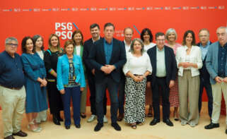 El secretario xeral del PSdeG, José Ramón Gómez Besteiro, junto a los representantes del partido en la reunión de la interparlamentaria - PSDEG