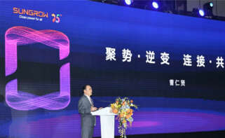 El fundador de Sungrow, Cao Renxian, durante la celebración del 25 aniversario de la compañía / Sungrow