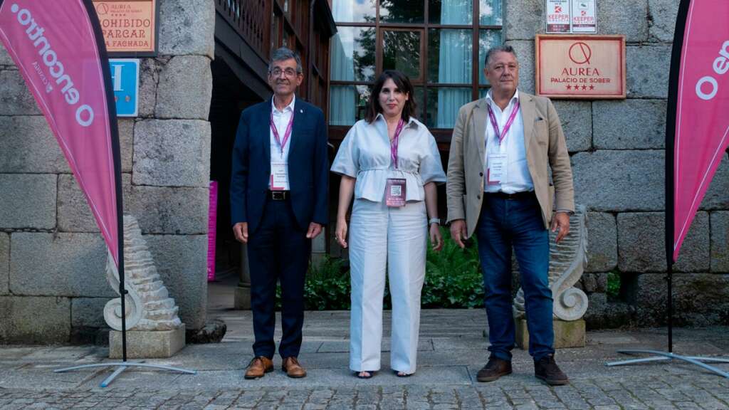 Luis Fernández, alcalde de Sober; María Jesús Lorenzana, conselleira de Economía e Industria; Venancio Salcines, presidente de CESUGA