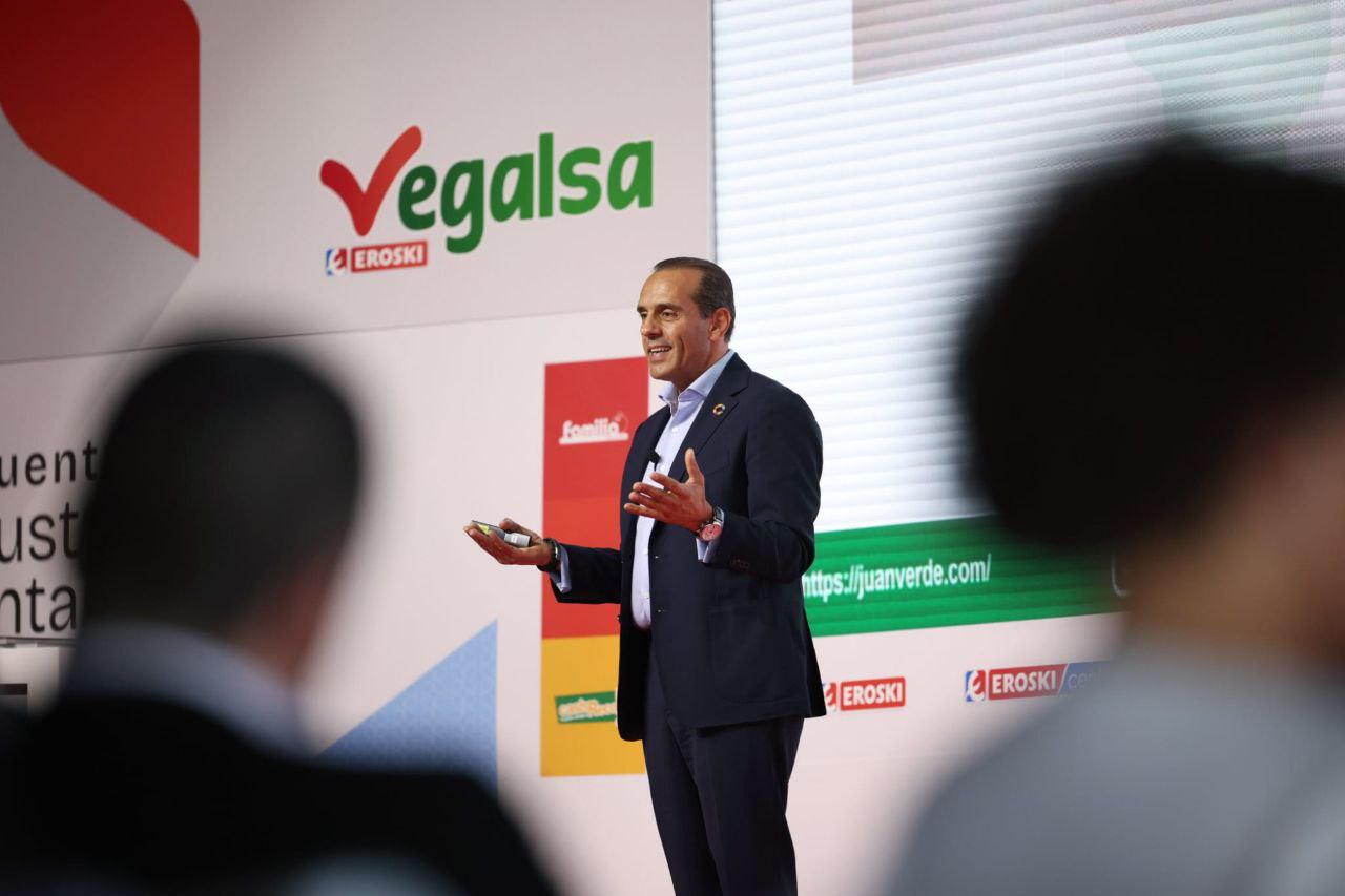 Juan Verde, asesor de Joe Biden y, antes, de Barack Obama, en el X Encuentro con la Industria Alimentaria organizado en A Coruña por Vegalsa-Eroski