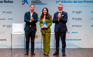 Borja Cabezón, director de ENISA; Lara Neira, CEO de Nova Industria Galega (NIGAL), y Carlos Seara, director de Red AgroBank.