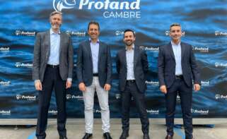 De izquierda a derecha, Enrique García, presidente y CEO de Profand; el conselleiro de Pesca, Alfonso Villares; Moisés Rodríguez, director general; y José Manuel Prado, gerente de Profand Cambre.