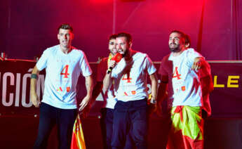 Álvaro Morata, David Raya, Dani Carvajal y Nacho Fernández durante la celebración de la victoria en la Eurocopa de la selección española de fútbol, a 15 de julio de 2024, en Madrid (España)