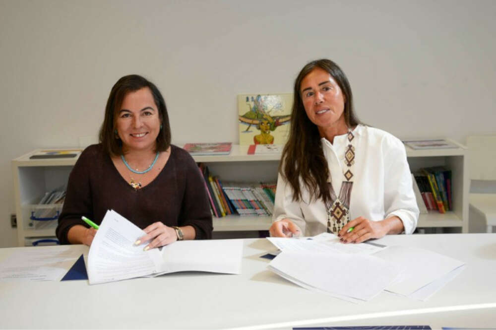 La CEO de Russula, Eva Maneiro, y la presidenta de la Fundación María José Jove, Felipa Jove, firman el convenio