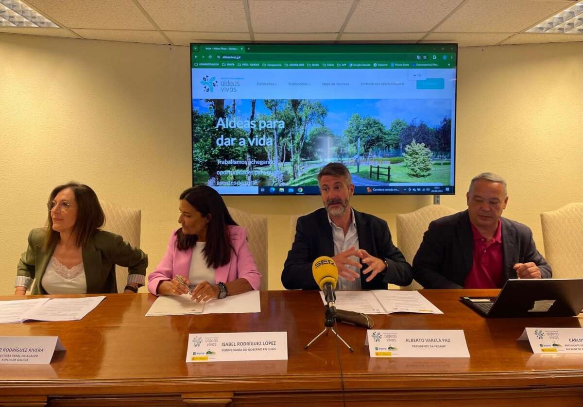 Imagen de Alberto Varela (segundo por la izquierda) durante un acto de la Fegamp / Europa Press