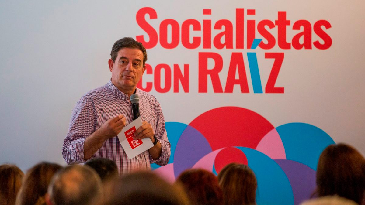 José Ramón Gómez Besteiro en el ciclo de 'Diálogos con Raíz' en Celanova