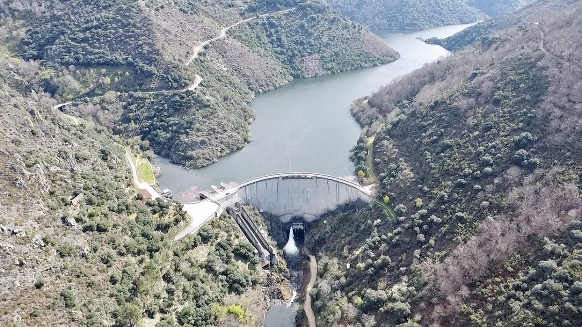 Iberdrola inicia pruebas para la mejora de la central de acumulación por bombeo llamada Santiago Sil-Xares, en el término municipal de Vilamartín de Valdeorras (Ourense). En la imagen, el embalse de Santa Eulalia