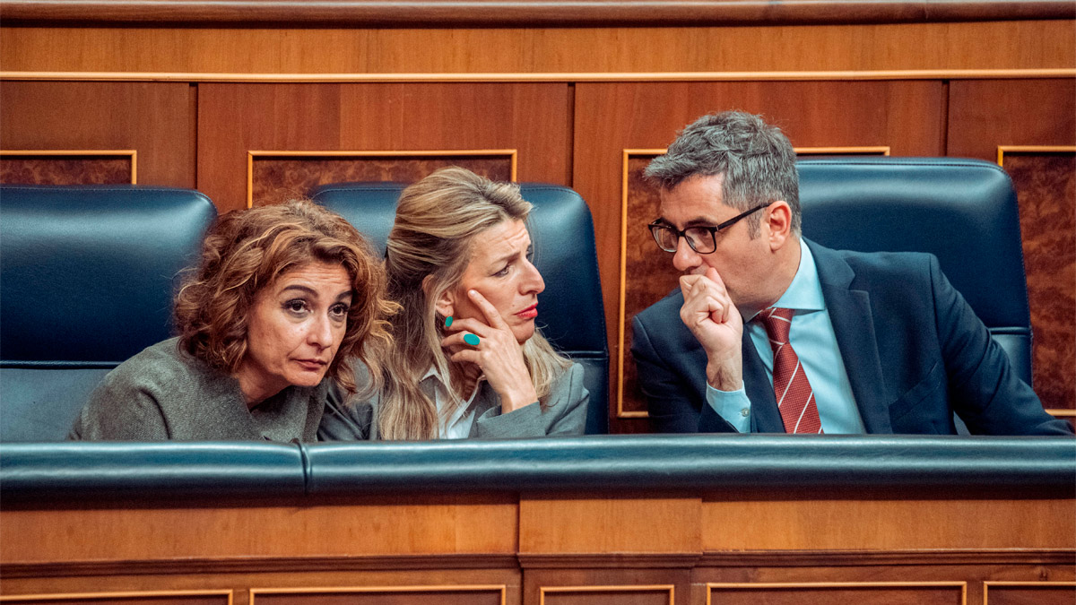 La vicepresidenta primera y ministra de Hacienda, María Jesús Montero; la vicepresidenta segunda y ministra de Trabajo, Yolanda Díaz y el ministro para la Presidencia, Relaciones con las Cortes y Justicia, Félix Bolaños
