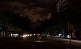 Las calles de la ciudad sin luz durante el apagón, a 28 de abril de 2025, en Vigo, Pontevedra, Galicia (España)