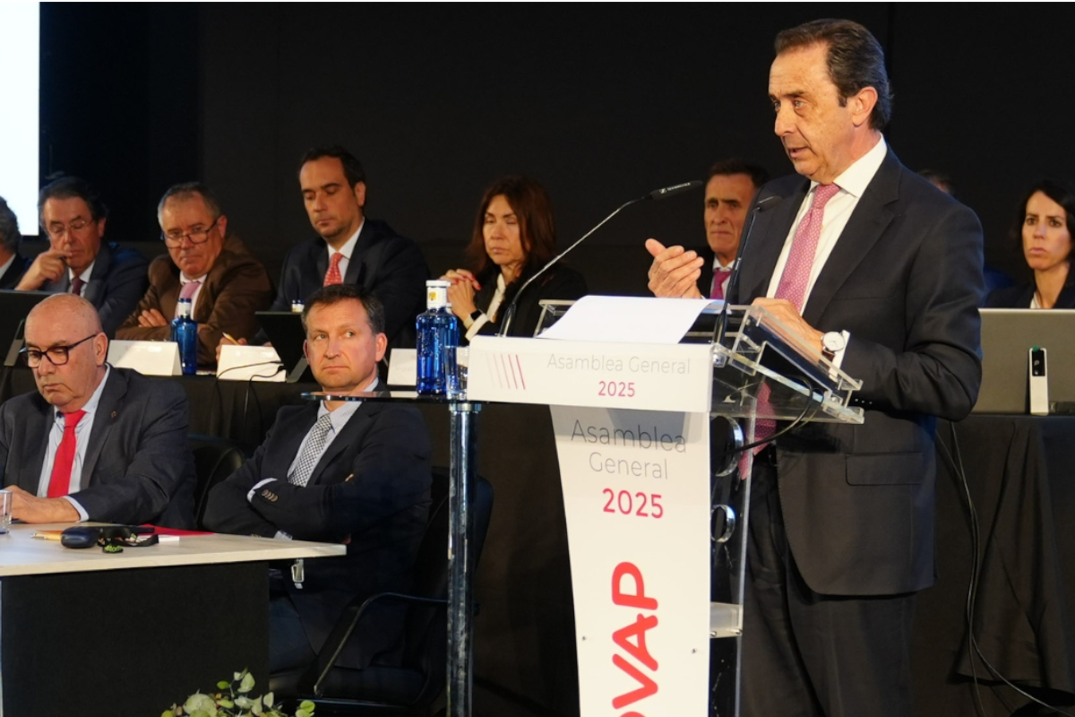 El presidente de la Cooperativa Ganadera del Valle de Los Pedroches (COVAP), Ricardo Delgado Vizcaíno, durante la asamblea general de 2025 / Covap