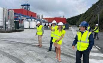Visita de la delegada territorial de la Xunta, Martina Aneiros, a la planta de Natac en As Somozas / Xunta