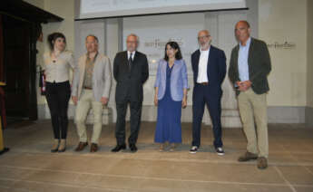De izquierda a derecha, la periodista Cristina Díaz Pardo, el director técnico del Atlas Gallego de la Empresa Comprometida, Marcelino Fernández Mallo; el editor de Economía Digital, Juan García; la conselleira de Economía, María Jesús Lorenzana; el director de Sostenibilidad de Profand, Antonio Álvarez; y el director de Economía Digital Galicia, Julián Rodríguez / Economía Digital Galicia
