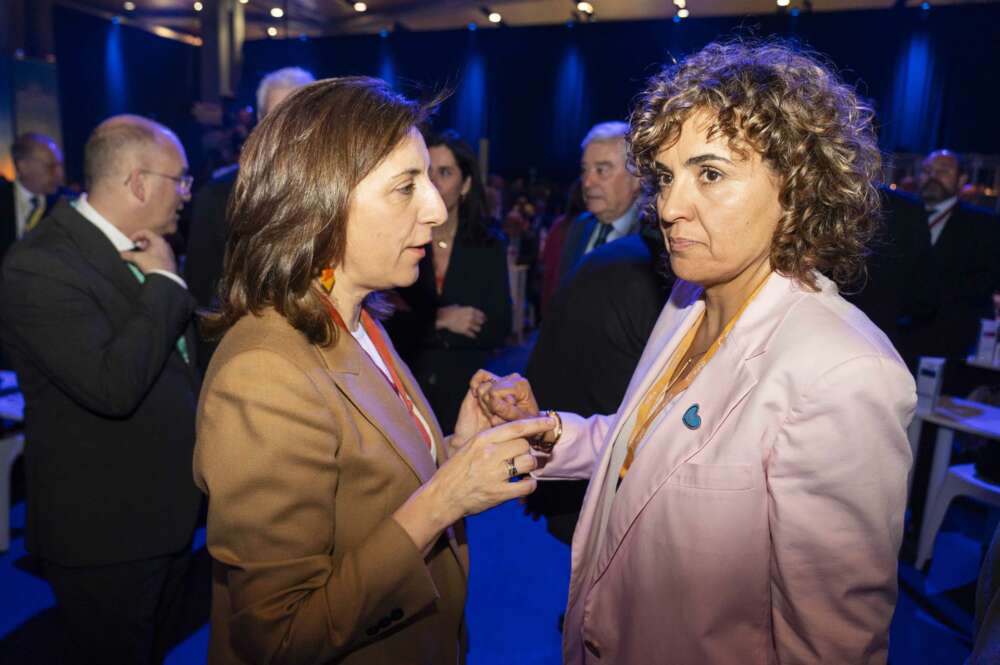 La responsable de Medio Ambiente e Cambio Climático de la Xunta, Ángeles Vázquez, y la vicepresidenta de la Comisión de Peticiones y miembro de la Comisión de Medio Ambiente, Dolors Montserrat / PPdeG