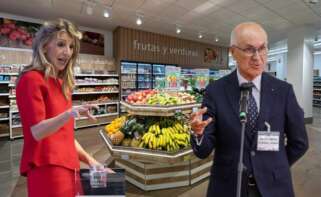 El presidente de Asedas, Josep Antoni Durán i Lleida, junto a la vicepresidenta segunda, Yolanda Díaz