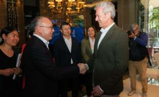 El presidente de la Xunta, Alfonso Rueda, se reúne en O Porriño con el presidente de Citic Group, Xi Guohua.