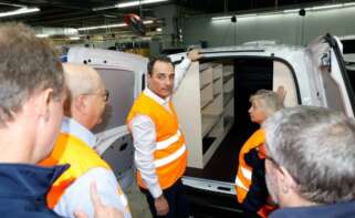 Antonio Filosa, el nuevo CEO de Stellantis, visita la fábrica de Balaídos en Vigo, tras su paso por Francia e Italia