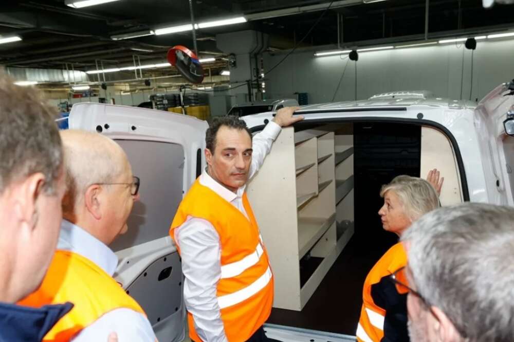 Antonio Filosa, el nuevo CEO de Stellantis, visita la fábrica de Balaídos en Vigo, tras su paso por Francia e Italia