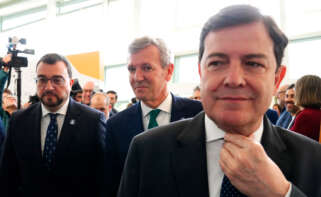 (I-D) El presidente del Principado de Asturias, Adrián Barbón; el presidente de la Xunta de Galicia, Alfonso Rueda, y el presidente de Castilla y León, Alfonso Fernández Mañueco