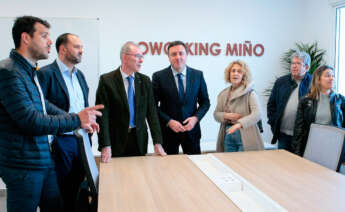 Visita del presidente de la Deputación da Coruña, Valentín González Formoso, al coworking de Miño