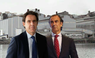 Javier López Madrid y Juan Villar Mir con la planta de Ferroglobe en Sabón de fondo / EDG