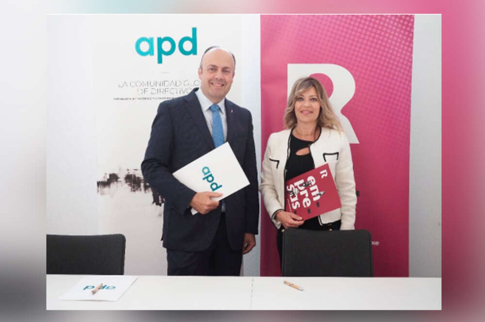 Alfredo Ramos, director de R y de MasOrange en Galicia, y Ana Sánchez, directora de la zona noroeste de APD