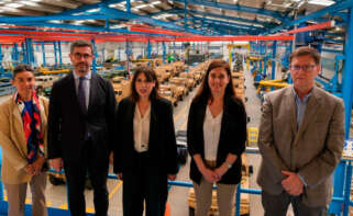 Visita de la conselleira de Economía, María Jesús Lorenzana, a la planta de Urovesa en Valga.