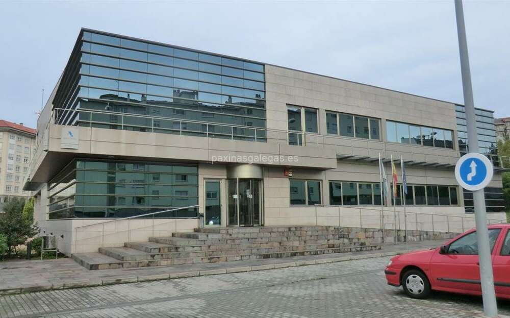 Vista exterior de la sede de la Agencia Tributaria en Caranza (Ferrol) / Páxinas Galegas
