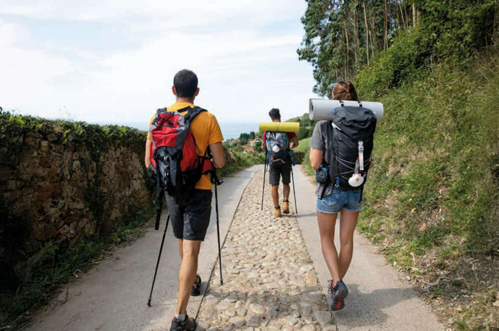 personas haciendo el Camino de Santiago