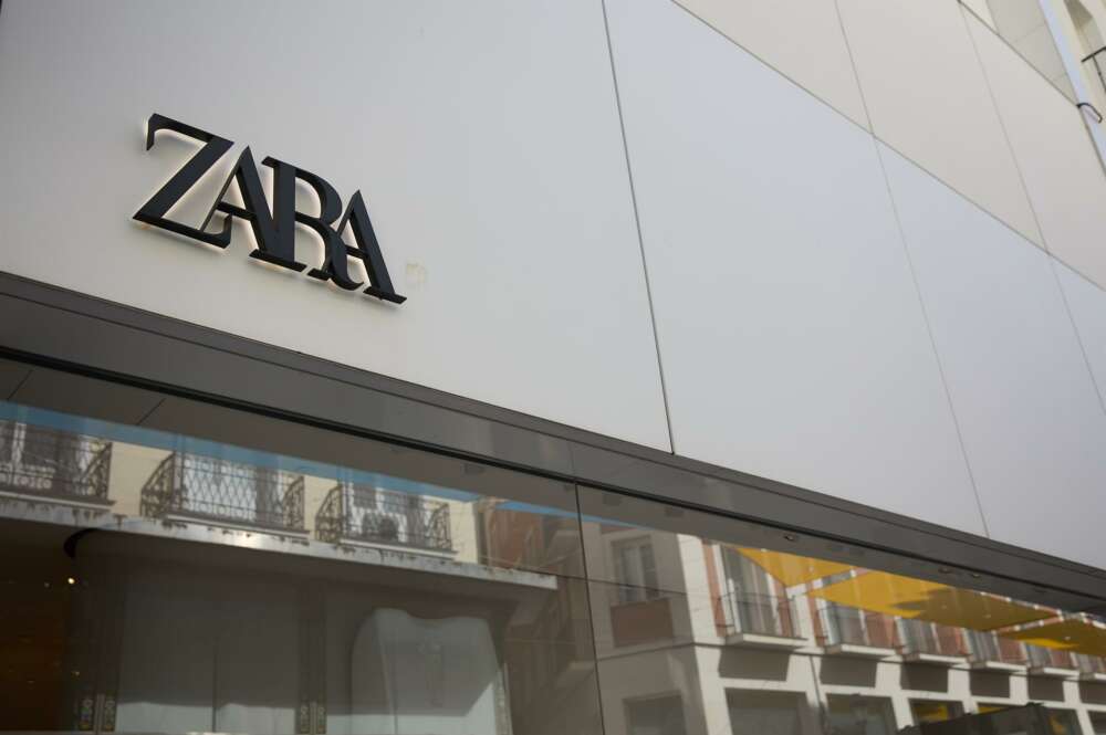 Vista del logo de Zara en una tienda de Madrid / Europa Press