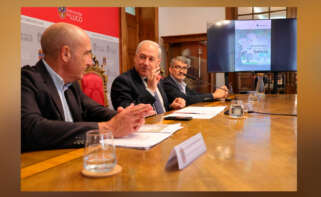 Julián Rodríguez, director de Economía Digital Galicia; José Tomé, presidente de la Deputación de Lugo; y Xosé Gabriel, coordinador del Atlas Urbano de la Sostenibilidad en Galicia