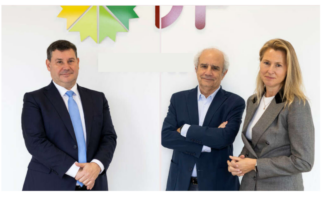 De izquierda a derecha, Eduard Romeu, Joan Gelonch y María José Herbón