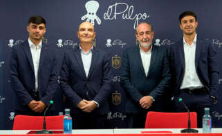 Presentación del nuevo traje oficial de elPulpo para la selección de fútbol