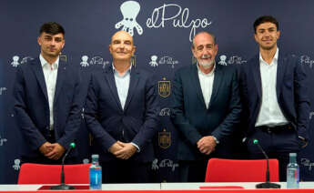 Presentación del nuevo traje oficial de elPulpo para la selección de fútbol