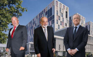 Jacinto Rey (San José), Carlos Slim (FCC) y Florentino Pérez (ACS), con el proyecto para el nuevo hospital de Málaga de fondo