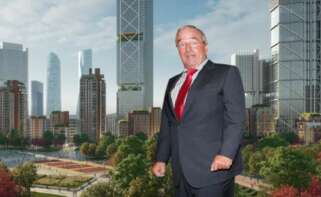 Jacinto Rey, presidente de Grupo Empresarial San José, con el skyline de Madrid Nuevo Norte al fondo
