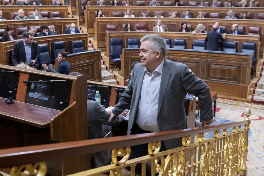 El exsecretario de Organización del PSOE, Santos Cerdán, durante una sesión plenaria, en el Congreso de los Diputados. Alberto Ortega / Europa Press