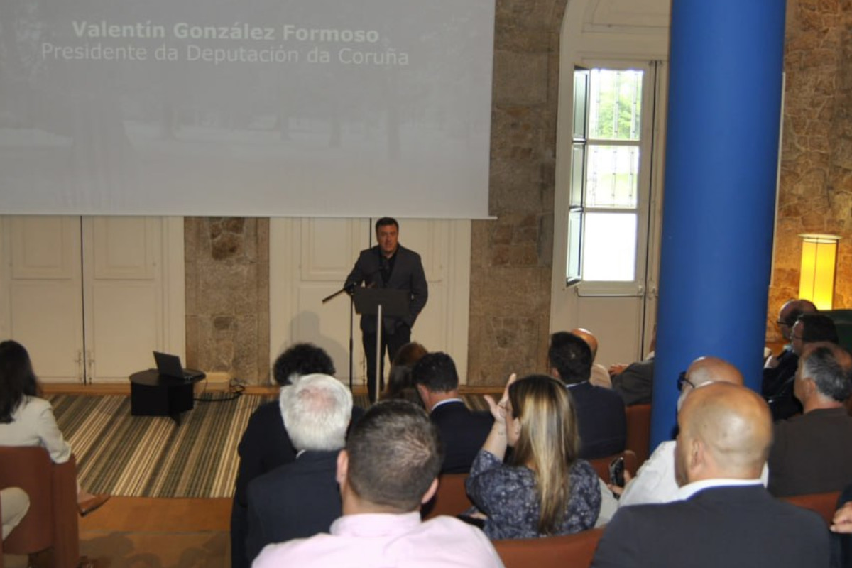 Valentín González Formoso, presidente de la Deputación da Coruña, interviene en la presentación del Atlas Urbano de la Sostenibilidad en Galicia, que se presentó este miércoles en la Fundación Paideia Galiza de A Coruña / EDG