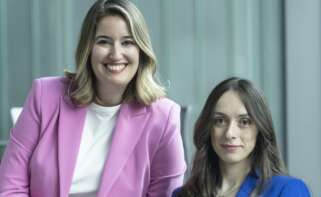 Alba Budiño y Rocío Vega acaban de montar en Galicia Zebra Brain, compañía especializada en aportar soluciones organizativas y mejorar los rendimientos empresariales de las empresas usando métodos que convivan IA con la gestión de equipos
