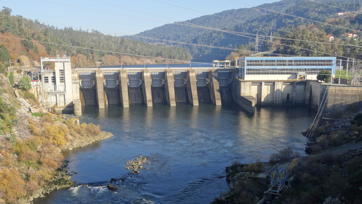 Embalse de Frieira en Crecente / Wikipedia