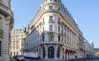 Edificio del hotel de París que Amancio Ortega ha comprado a Derby Hoteles / Arthur Weidmann / Wikipedia